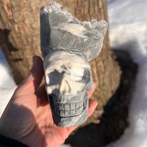 Quartz (3) skull carving | crystal